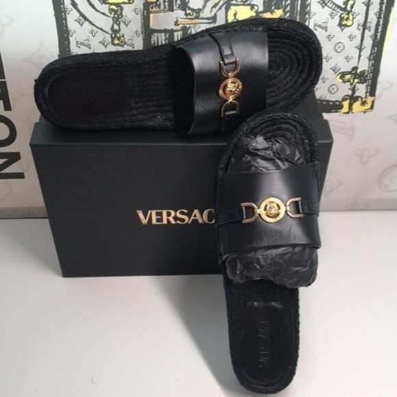 New Authentic Versace Summer Slides – Premium Leather, Gold-Tone Logo - Picture 9 of 10